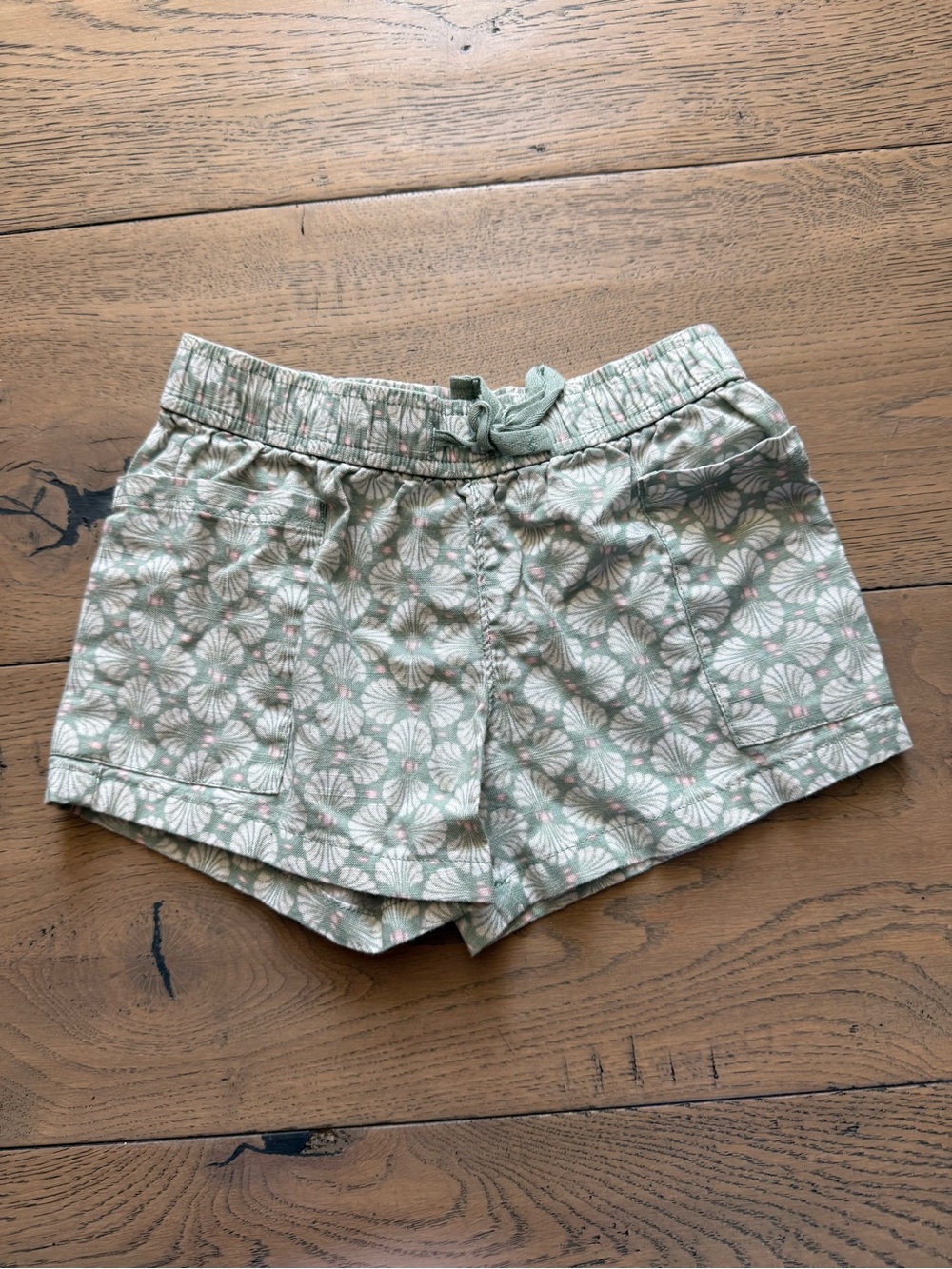 OshKosh B’gosh Girls Shell Pull-On Shorts 3T